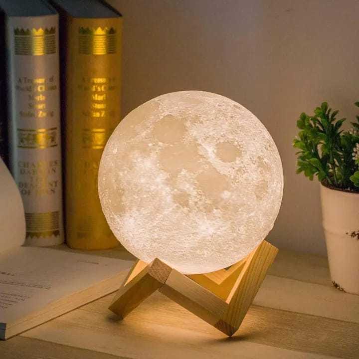 3D Printed Moon Lamp with Wooden Stand – RGB Remote Control & Timer
